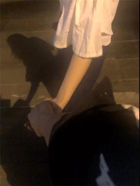1605767716356221