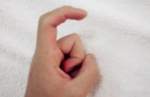 1622427778979217