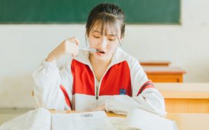 女生下班了怎么幽默关心她，晚上下班后怎么和女生互动-恋爱至上