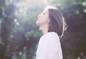 送暗恋的女生什么礼物好，5种适合送给暗恋女生的礼物-恋爱至上