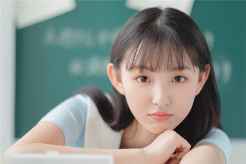 女生主动问你是不是喜欢我，怎么回答她才好？-恋爱至上