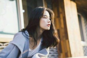 和刚认识的女孩怎么聊天才能消除陌生感？-恋爱至上