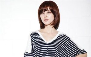 和刚加微信的女生怎么聊天，才能打开她的话匣子？-恋爱至上