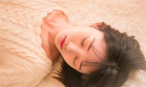 分手后保持联系却不谈感情的女人，是什么心理？-恋爱至上