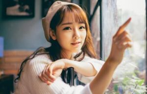 夸女人气质漂亮的句子，真诚夸赞才能让她高兴-恋爱至上