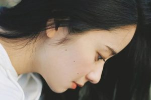 女生暗示你追她的8个表现，赶快抓住恋爱的机会-恋爱至上