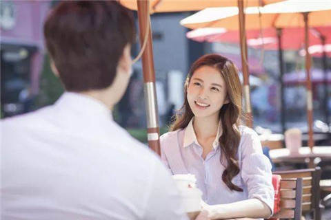 女孩请吃饭暗示了什么？是不是对我有意思？-恋爱至上