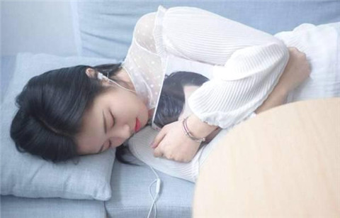 女生感冒了怎么关心才显得情商高？-恋爱至上
