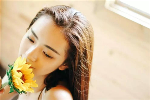 女人分手还能挽回的征兆，这些征兆说明她还爱着你-恋爱至上