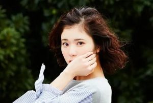 如何让女生喜欢你？3个吸引女生的套路-恋爱至上