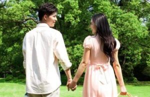 两人对视女生一方眼神避开是不是害羞喜欢？-恋爱至上