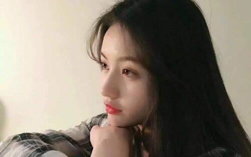 一个女生吊着你的表现，看清她是不是真的爱你-恋爱至上