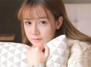 女生说自己丑死了，男生怎么机智回复？-恋爱至上