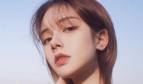 喜欢独处的女生性格好吗？怎么追喜欢独处的女生-恋爱至上