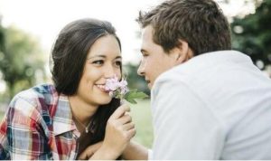 初次见女方家长开场白说什么？才能留下好印象-恋爱至上