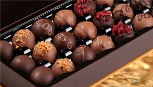 给女朋友买零食有啥推荐?适合送女朋友的零食清单-恋爱至上