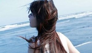 不主动不拒绝的女生什么心理？还要不要坚持-恋爱至上