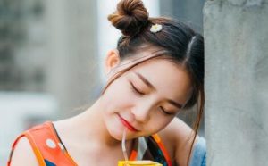 女生说没吃饭怎么回复?言语和行动更能打动她-恋爱至上