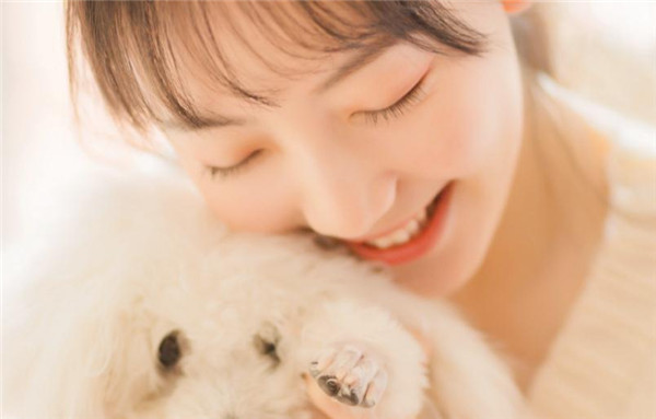 和女生看电影牵手技巧，想牵手就这样做-恋爱至上