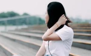 和女朋友分手后痛到心碎的说说，让她回心转意-恋爱至上