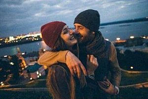 怎么撩女生？男朋友这些小动作，女生把持不住！-恋爱至上