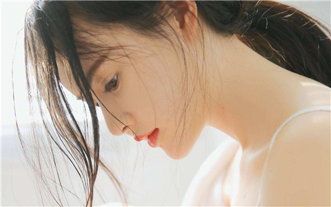 女生心情不好怎么安慰逗她开心？-恋爱至上