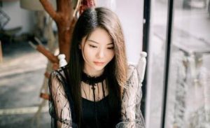 女人暗恋男人最准表现，看看你中了几个-恋爱至上