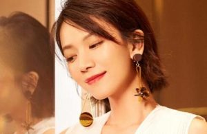 为什么女人怕欠男人人情?怕欠人情的女人啥性格-恋爱至上