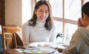 和女生第一次约会吃啥比较好?注意询问女生意见-恋爱至上