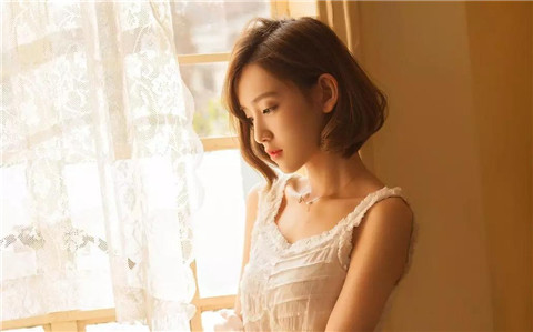 如何跟喜欢的女生聊天才不会尬聊？-恋爱至上