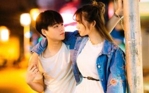 如何打招呼吸引女人注意呢-恋爱至上