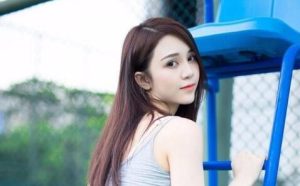 女朋友作说明什么？是女朋友变了心还是本性暴露-恋爱至上