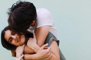 什么样的男人会把女人逼疯？别再做普信男了！-恋爱至上