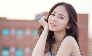 女生说自己老了是什么意思？怎么回她？-恋爱至上