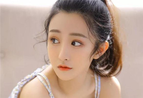 女生不开心了怎么哄她开心？不同阶段方法不同-恋爱至上