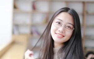 正经女孩是什么样的？正经女孩好不好追-恋爱至上