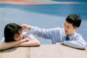 男女一般对视几秒是喜欢？喜不喜欢一眼看穿-恋爱至上