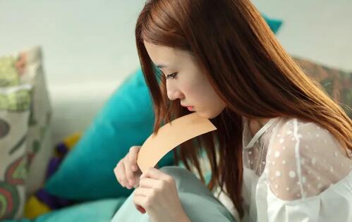 女生会轻易说想你吗？女生会在哪些情况下说想你-恋爱至上