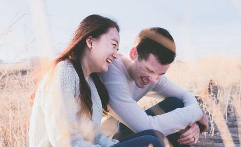 现实的女人有什么特点？你遇到现实的女人了吗-恋爱至上