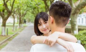 如何把身边的女性朋友，聊成女朋友？-恋爱至上