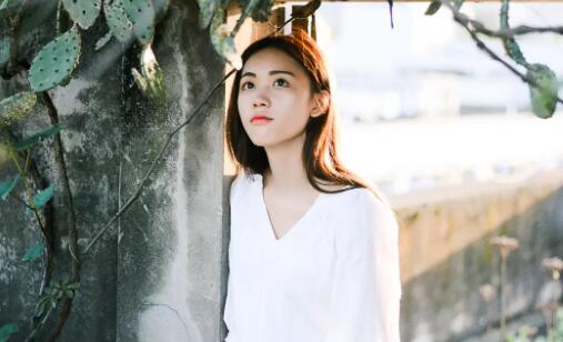 相亲女的不主动不拒绝是什么意思？-恋爱至上
