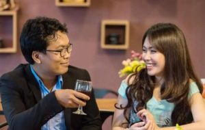 相亲与自由恋爱有什么区别？相亲与自由恋爱哪个好-恋爱至上