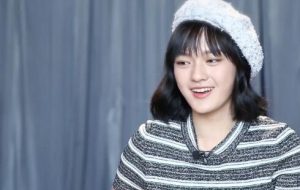 和女生聊天她总发表情是什么意思啊?-恋爱至上