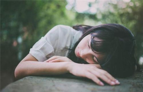 为什么有些人偷偷恋爱，有些人偷偷谈恋爱的原因是什么-恋爱至上
