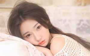 如何让女孩主动对自己有肢体接触-恋爱至上