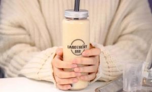 女生说你请我喝奶茶呗该怎么回复？-恋爱至上