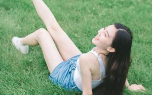 女生动心的表现有哪些？女生动心的表现！-恋爱至上