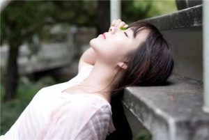 让女人离不开的绝招，怎样能让女人离不开你-恋爱至上