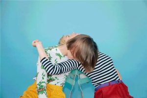 和女朋友之间的聊天话题,跟女朋友合适的聊天话题-恋爱至上