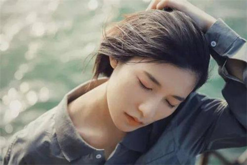 女朋友说头痛该怎么安慰他，不在身边-恋爱至上